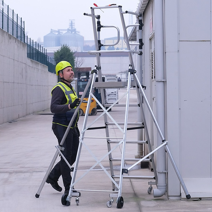 Climb-It® Weight Reactive Mobile Podium Steps