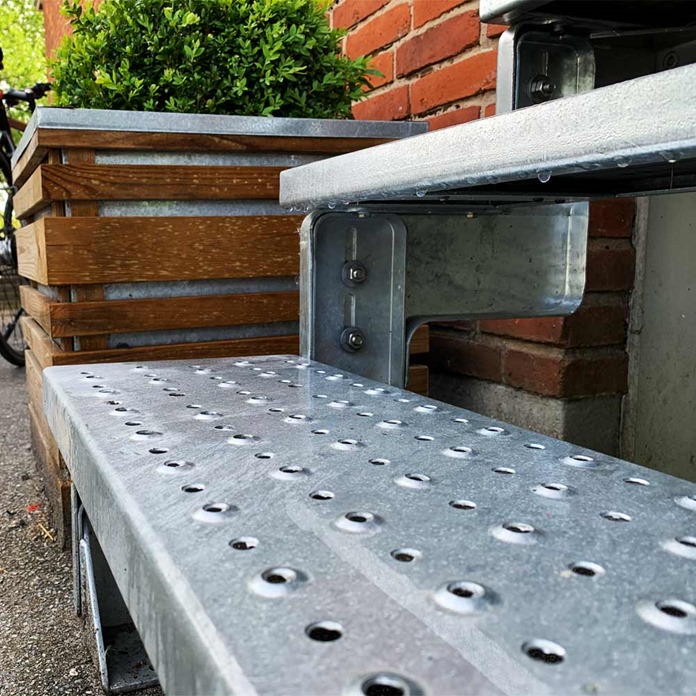 Outdoor Gardentop Staircase with Handrail