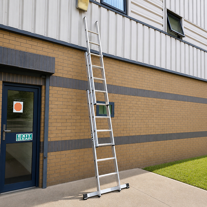 Lyte Professional Triple Extension Ladder