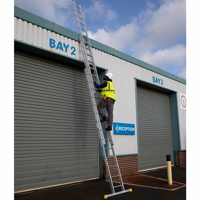 Werner 723 Trade Triple Extension Ladders
