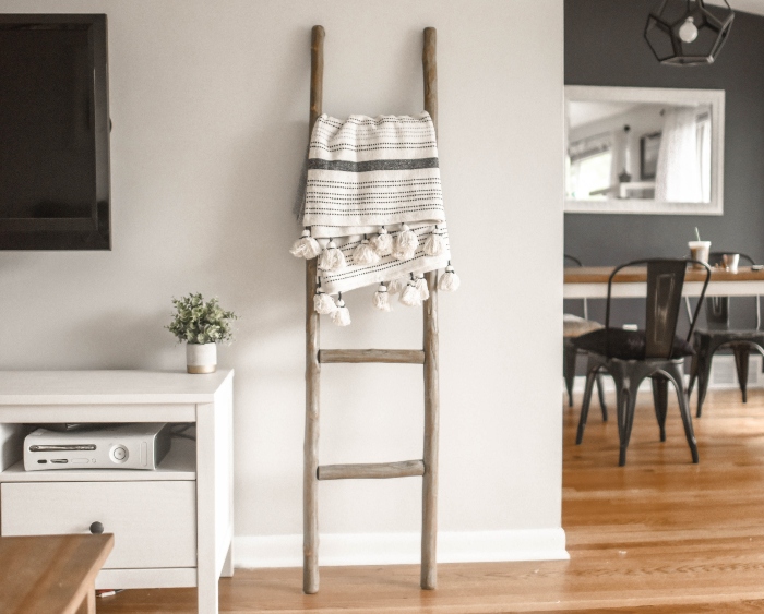 ladder blanket storage