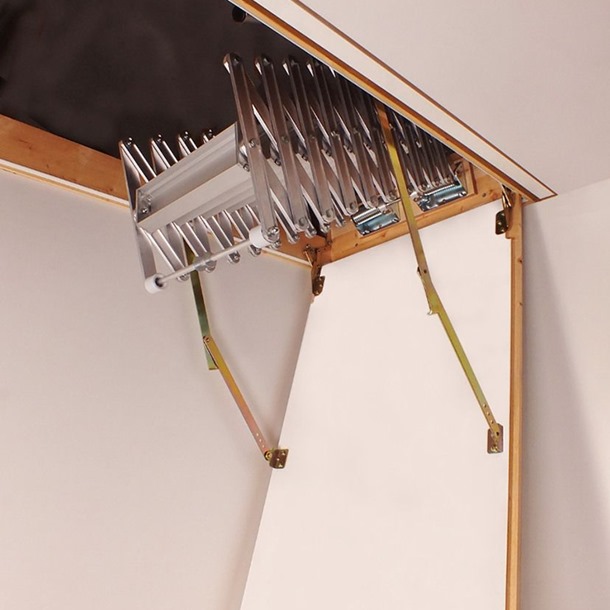 Concertina loft ladder 