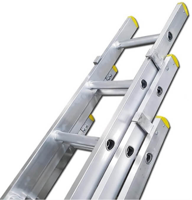 Triple extension ladder