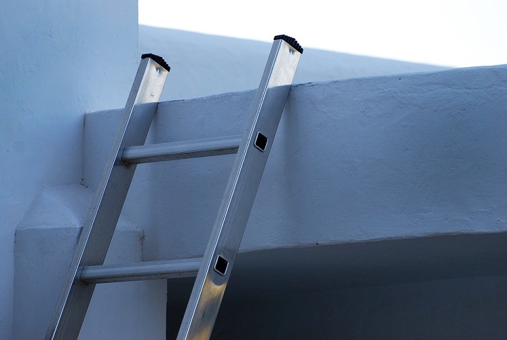 Leaning ladder