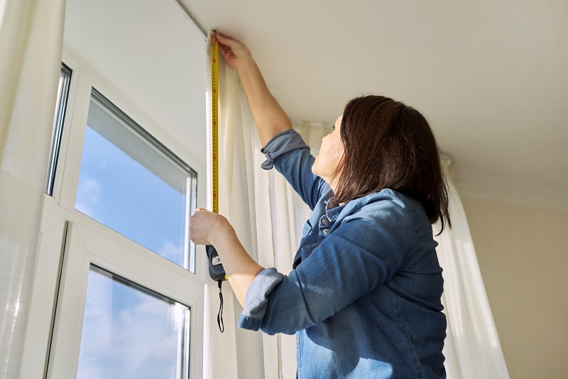 hanging curtains in house