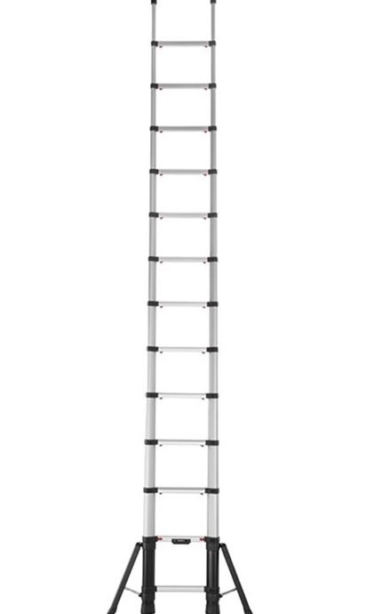 Fully extended telescopic ladder