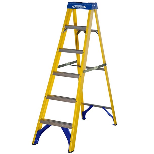Swingback step ladder