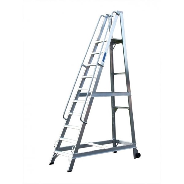 Heavy duty warehouse step ladder